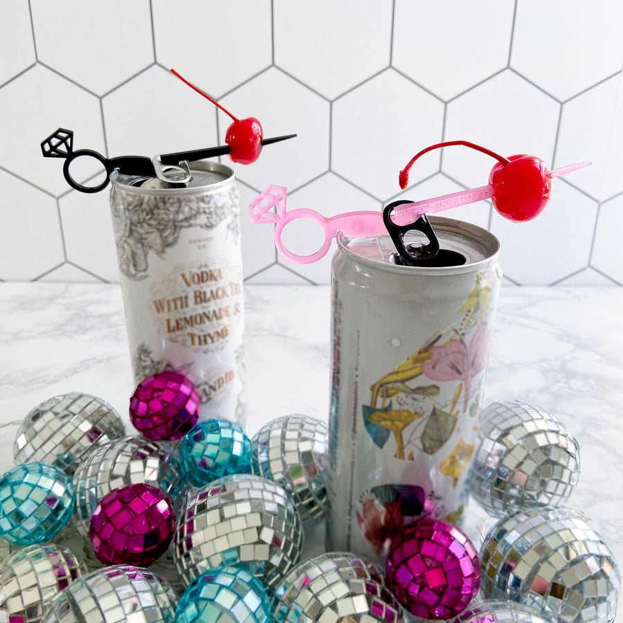 Bachelorette party favor drink markers for cans. Diamond ring Swizzly Sticks in black and hot pink.